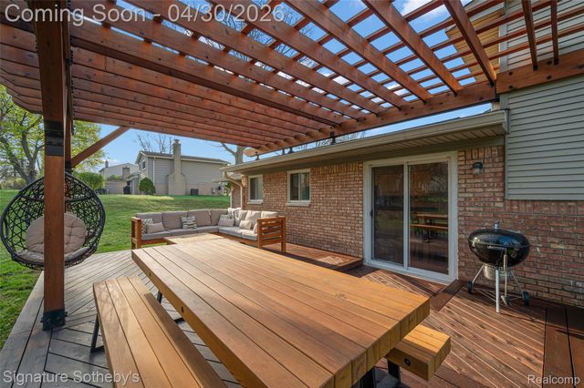 2682 Costa Mesa Road, Waterford Charter Township, MI 48329
