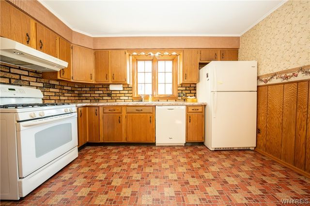 49 Edgewood Avenue, Buffalo, NY 14220