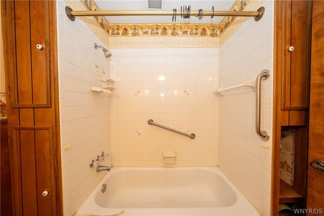 49 Edgewood Avenue, Buffalo, NY 14220