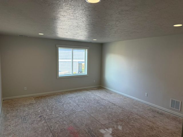 1320 S Manifold Rd, Spokane Valley, WA 99016