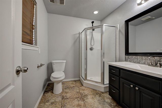 1404 SE 7th Street, Moore, OK 73160