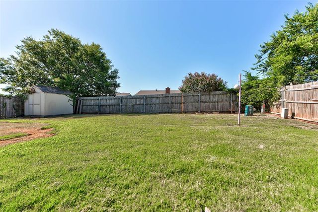 1404 SE 7th Street, Moore, OK 73160