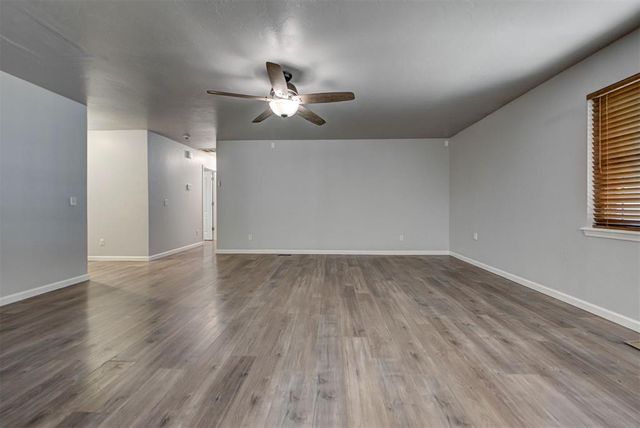1404 SE 7th Street, Moore, OK 73160
