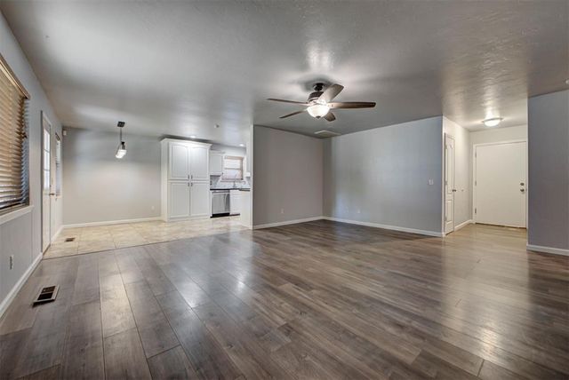 1404 SE 7th Street, Moore, OK 73160