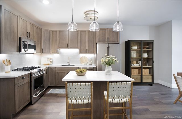 990 Corporate Drive 412, Westbury, NY 11590