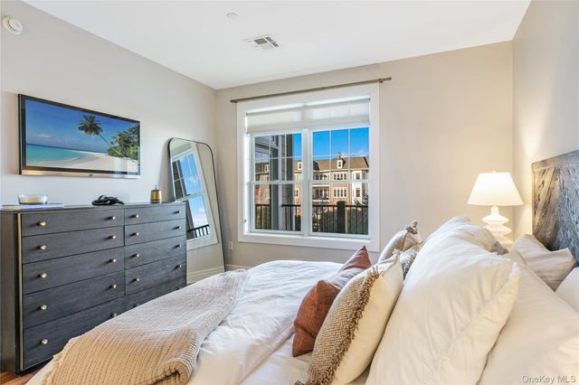 990 Corporate Drive 412, Westbury, NY 11590