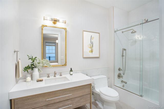 990 Corporate Drive 412, Westbury, NY 11590