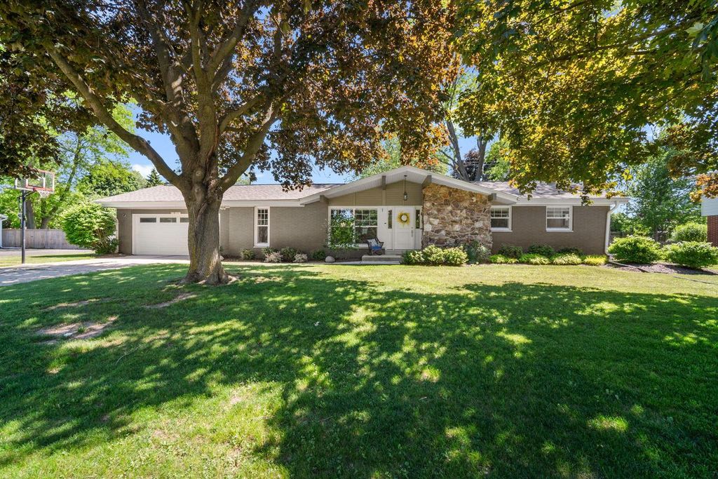 N97W15817 Burr Oak ROAD, Germantown, WI 53022