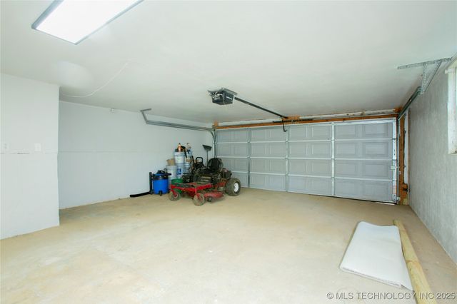 622 Lakeside, Checotah, OK 74426