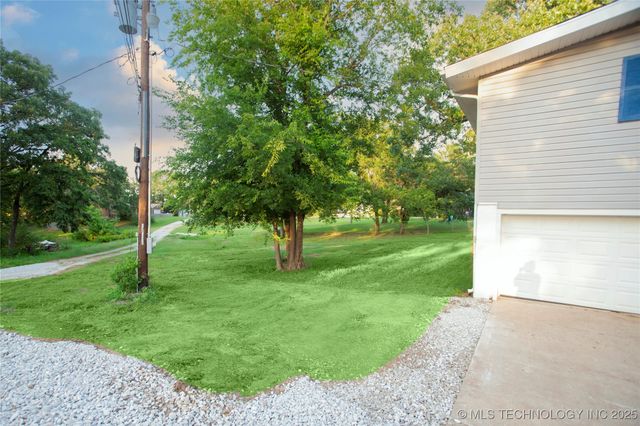 622 Lakeside, Checotah, OK 74426