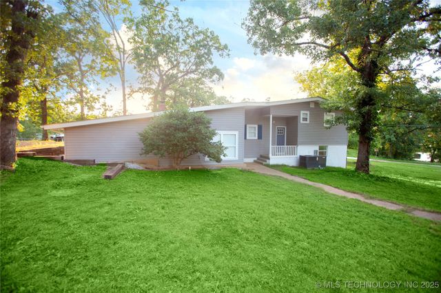 622 Lakeside, Checotah, OK 74426