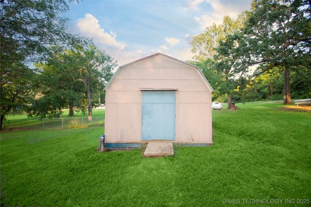 622 Lakeside, Checotah, OK 74426