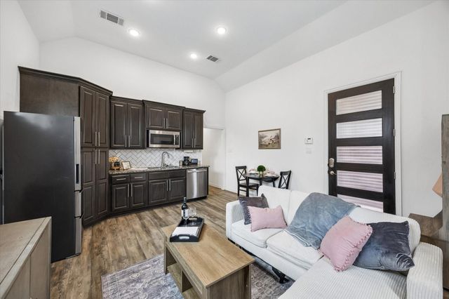 1518 Shining Willow Court, Richmond, TX 77406