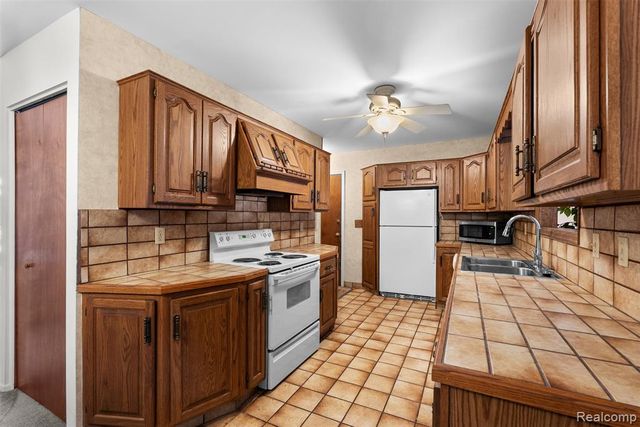 7192 Torrey Road, Swartz Creek, MI 48473