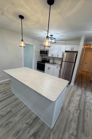 1 Beachwood Drive, Babylon, NY 11702