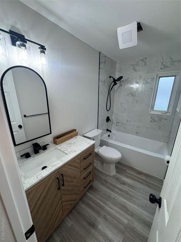 1 Beachwood Drive, Babylon, NY 11702