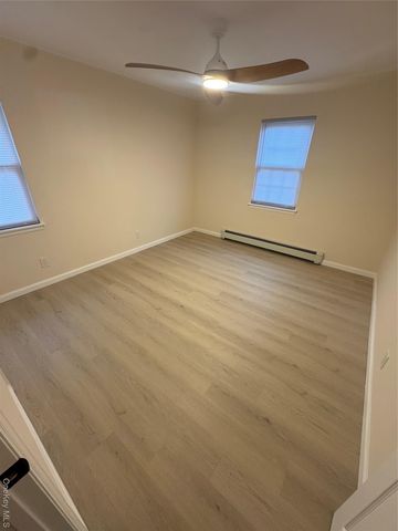 1 Beachwood Drive, Babylon, NY 11702