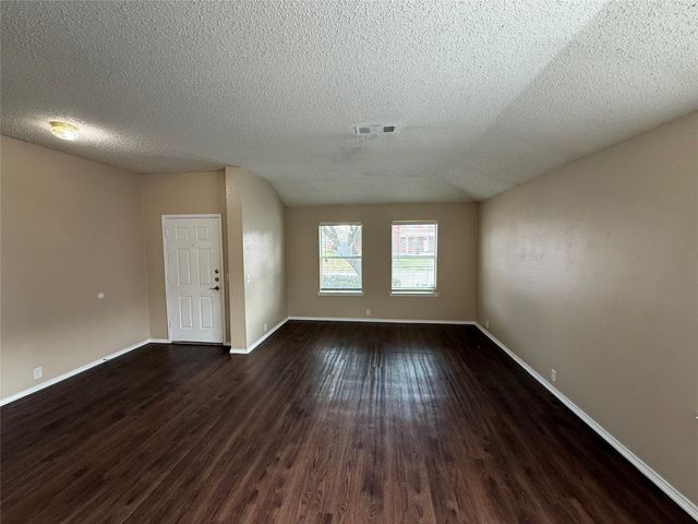 128 Quail Run Drive, Seagoville, TX 75159