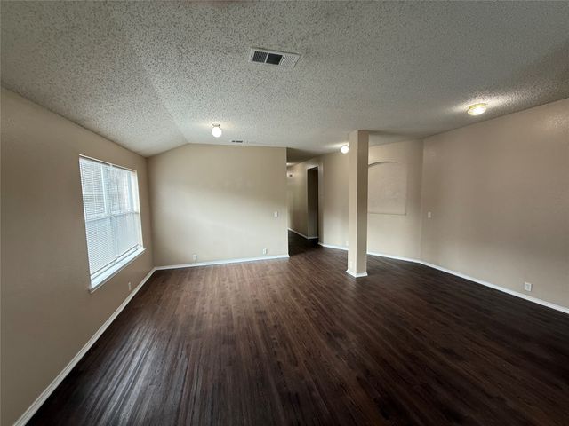 128 Quail Run Drive, Seagoville, TX 75159