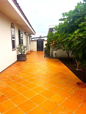 121 Yorktown, Newport Beach, CA 92660