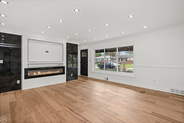 23519 Recreation Street, St Clair Shores, MI 48082
