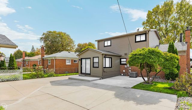 23519 Recreation Street, St Clair Shores, MI 48082