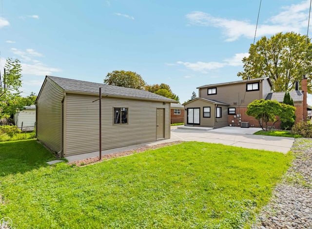 23519 Recreation Street, St Clair Shores, MI 48082