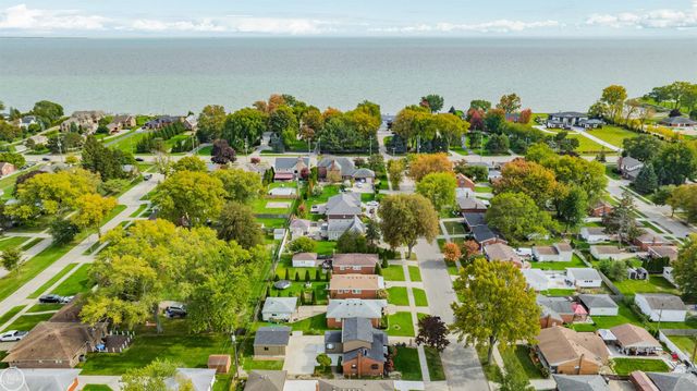 23519 Recreation Street, St Clair Shores, MI 48082