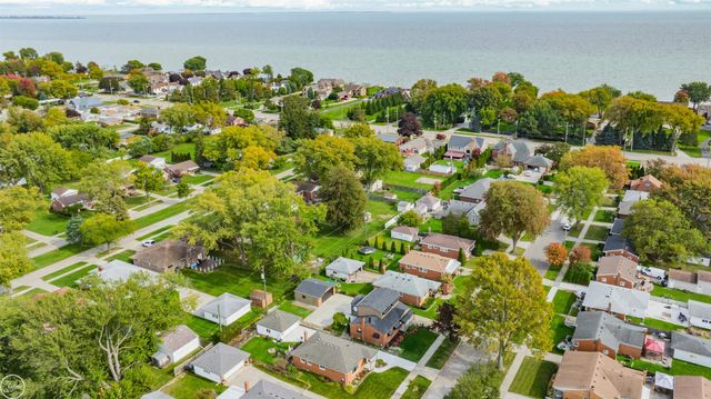 23519 Recreation Street, St Clair Shores, MI 48082