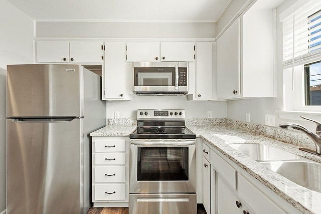 7700 Chapin Road 5, Fort Worth, TX 76116