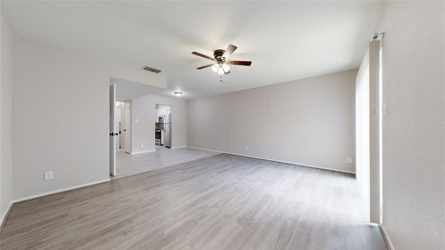 7700 Chapin Road 5, Fort Worth, TX 76116