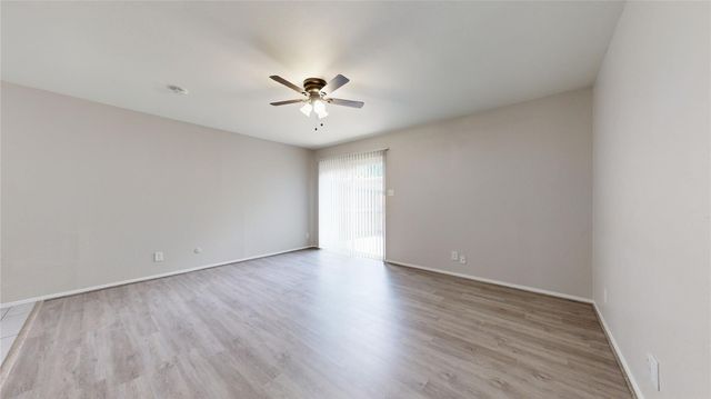 7700 Chapin Road 5, Fort Worth, TX 76116