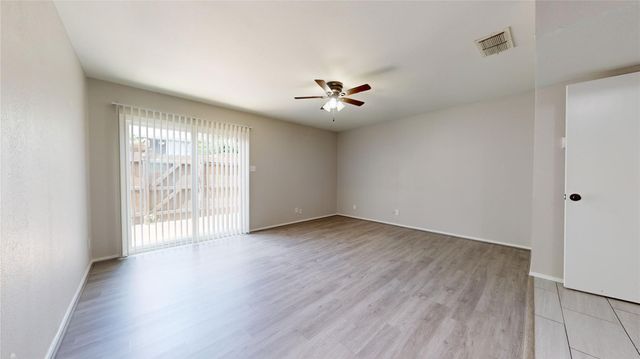 7700 Chapin Road 5, Fort Worth, TX 76116