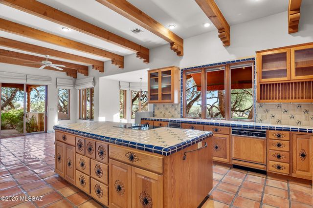 7185 E Desert Moon Loop, Tucson, AZ 85750