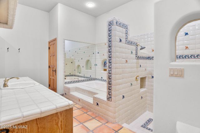 7185 E Desert Moon Loop, Tucson, AZ 85750