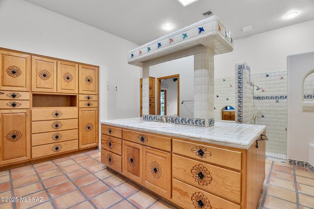 7185 E Desert Moon Loop, Tucson, AZ 85750