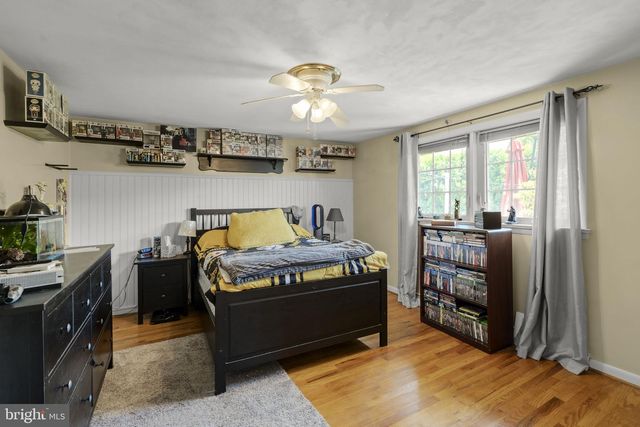 201 HILLCREST RD, New Holland, PA 17557