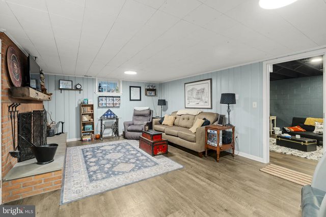 201 HILLCREST RD, New Holland, PA 17557