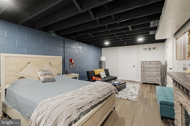 201 HILLCREST RD, New Holland, PA 17557