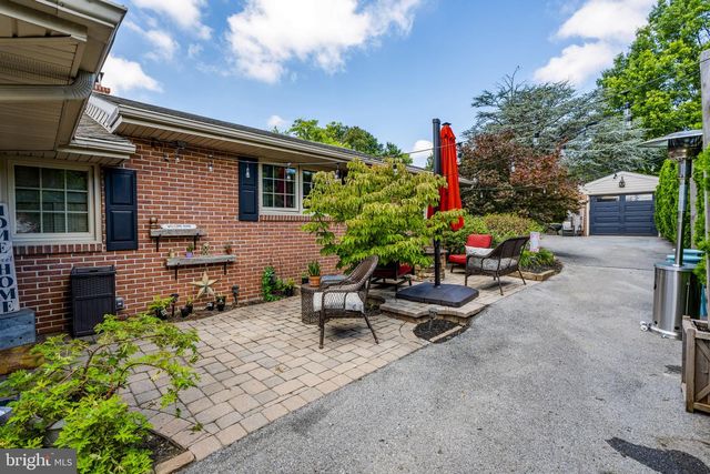 201 HILLCREST RD, New Holland, PA 17557