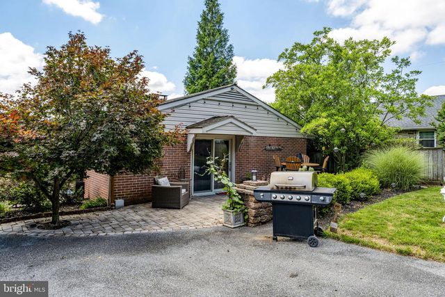 201 HILLCREST RD, New Holland, PA 17557
