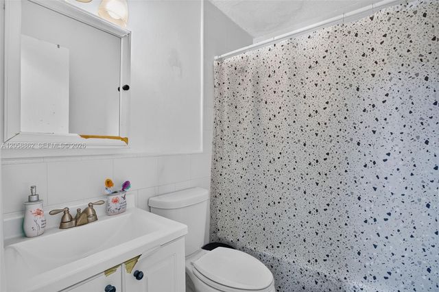 2422 NW 55th Terrace, Lauderhill, FL 33313