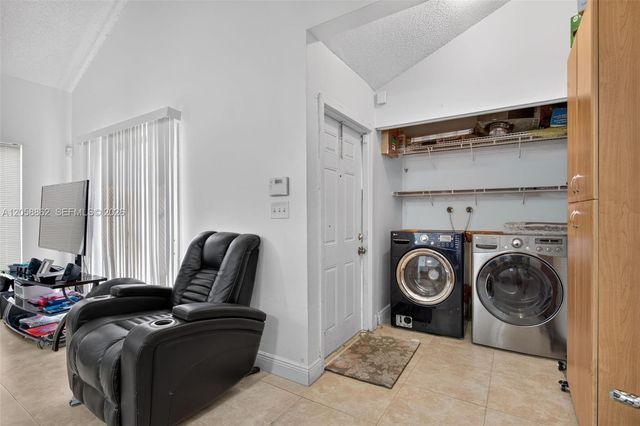 2422 NW 55th Terrace, Lauderhill, FL 33313