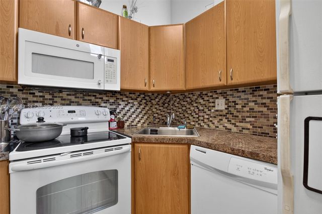 2422 NW 55th Terrace, Lauderhill, FL 33313