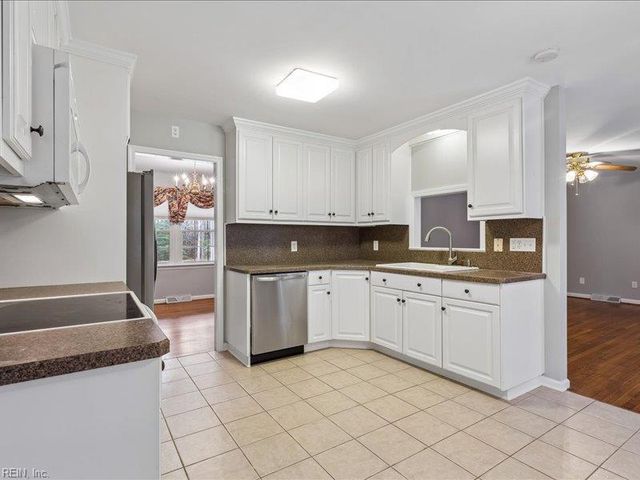 7276 Woody RD, Gloucester, VA 23061