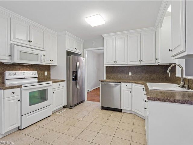 7276 Woody RD, Gloucester, VA 23061