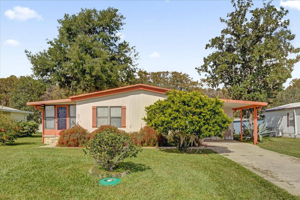 Image 1 of property listing at 415 S TIMBER TRAIL, Wildwood, FL 34785