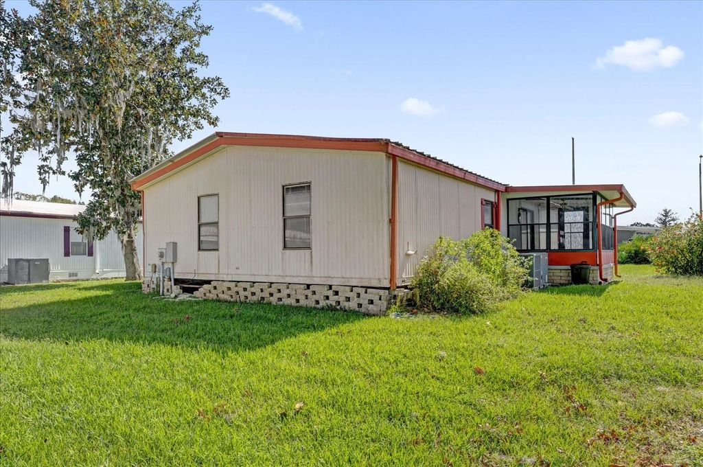 Image 26 of property listing at 415 S TIMBER TRAIL, Wildwood, FL 34785