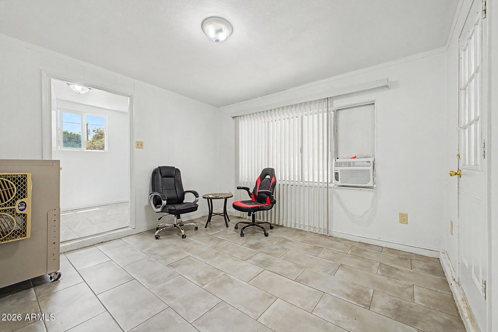 Image 14 of property listing at 11025 W Cherry Hills Drive W, Sun City, AZ 85351