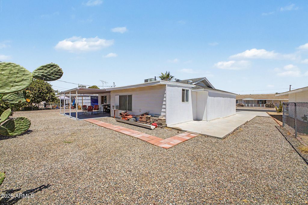 Image 22 of property listing at 11025 W Cherry Hills Drive W, Sun City, AZ 85351